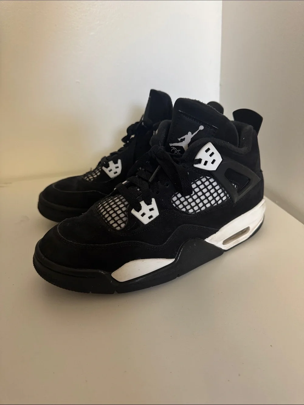 Air Jordan 4 White Thunder Size 6.5 Mens